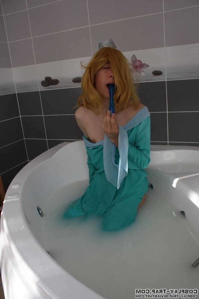 11P Dressing grown and milk bath trap Rosalina