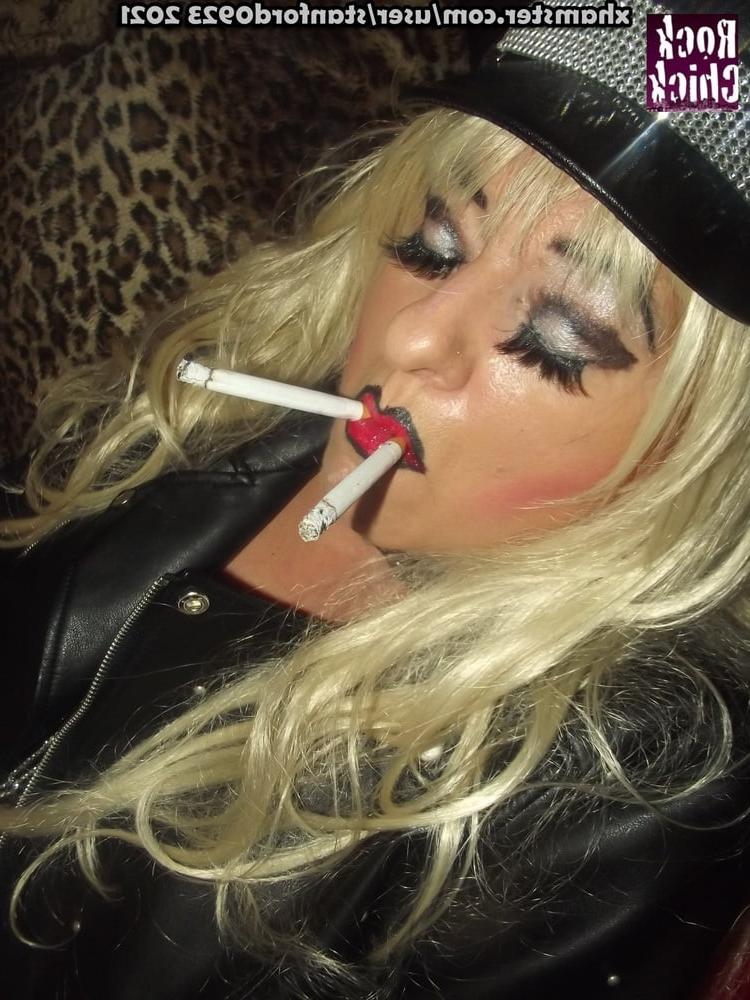 25P ROCK CHICK WHORE