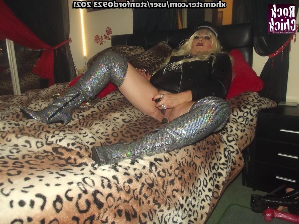 25P ROCK CHICK WHORE