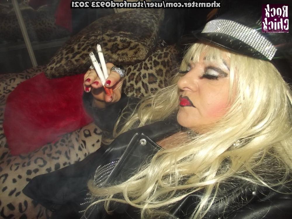 25P ROCK CHICK WHORE