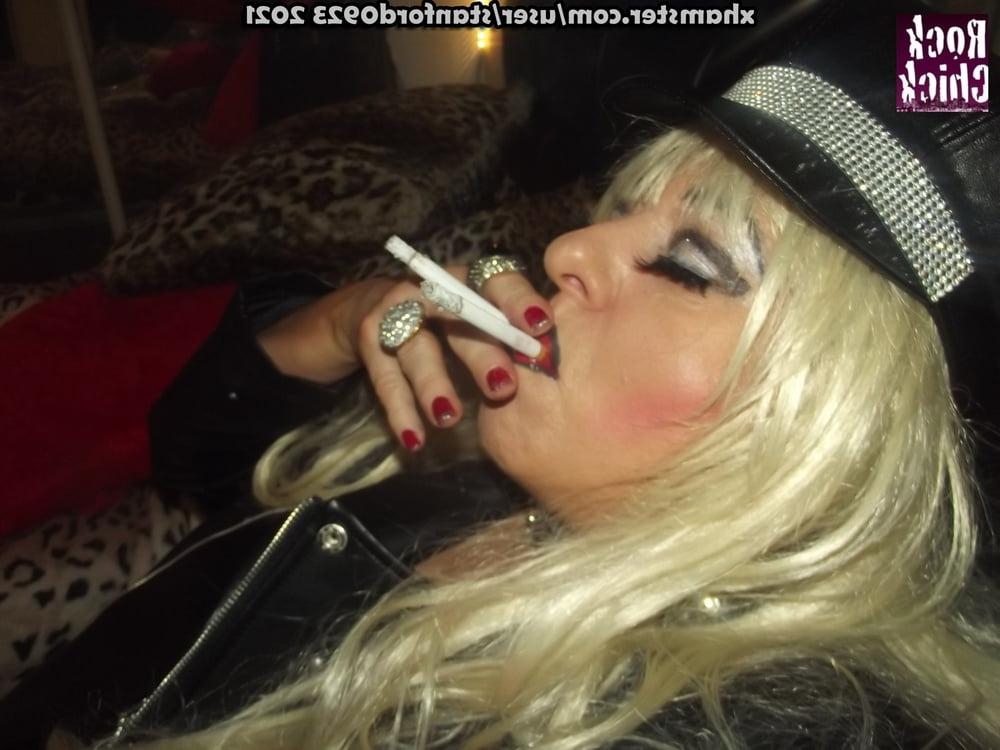 25P ROCK CHICK WHORE