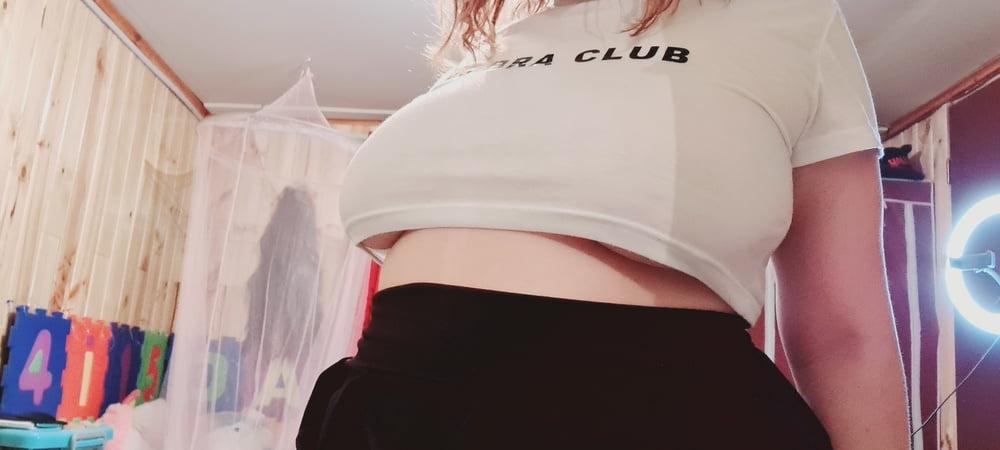 8P no bra club