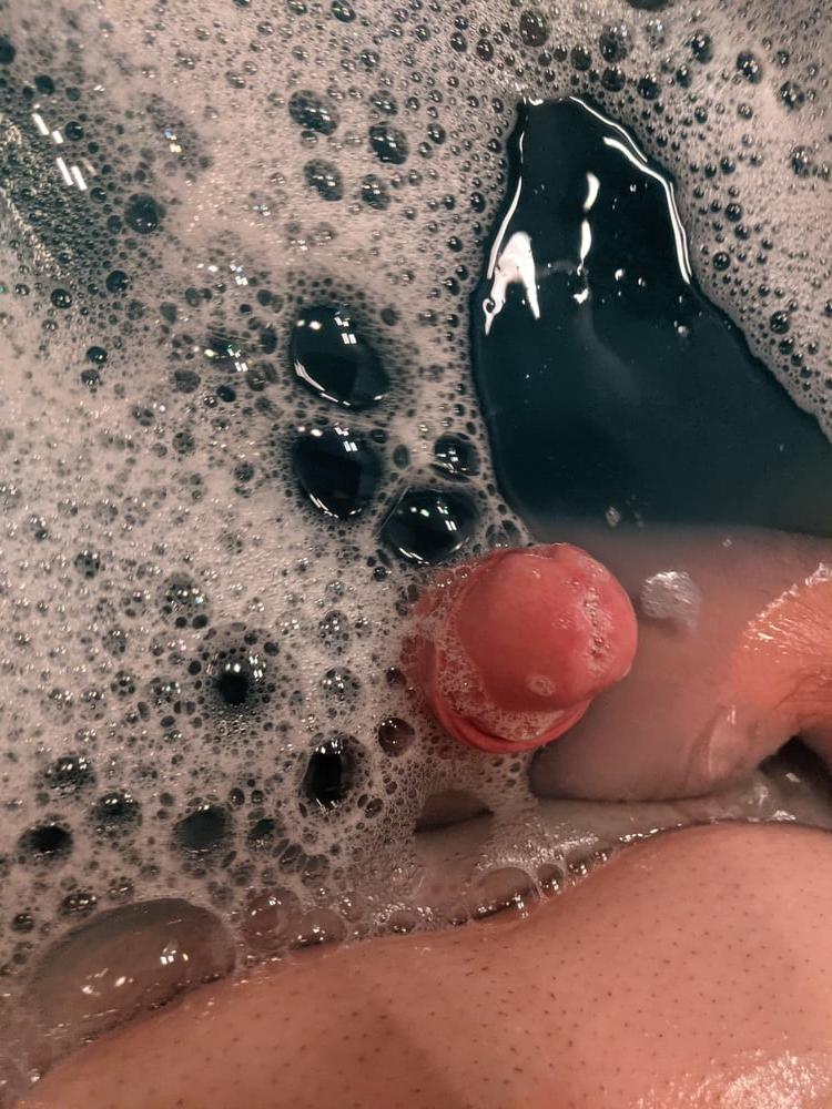 25P Bath Pictures #3 Clean and horny