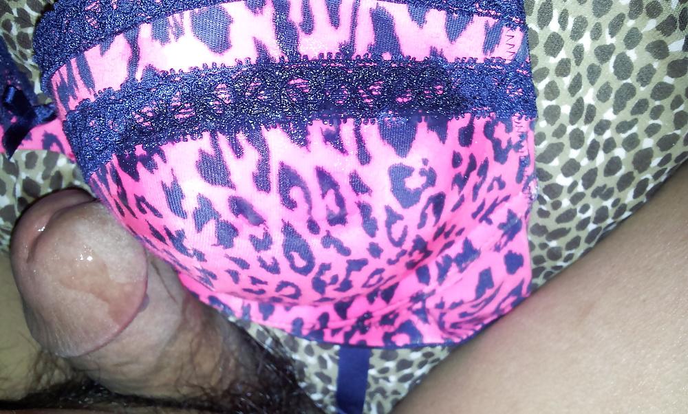 11P Cumming on my frens sister's la senza bra