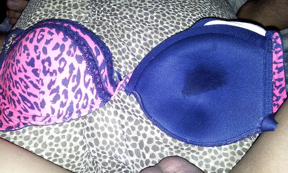 11P Cumming on my frens sister's la senza bra