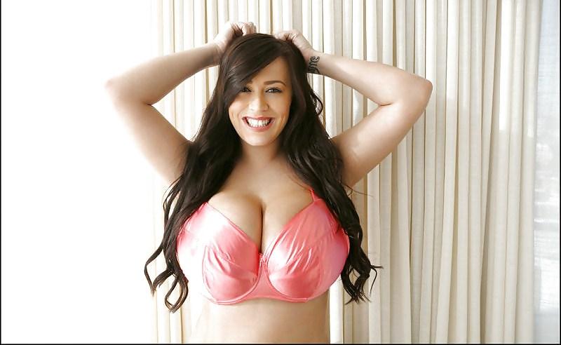 12P CANDIDS OF LEANNE CROW IN PINK SWEATER AND BRA 
