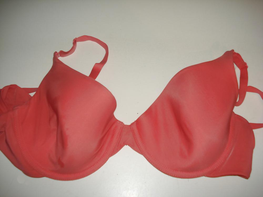 11P Salmon color bra 38c