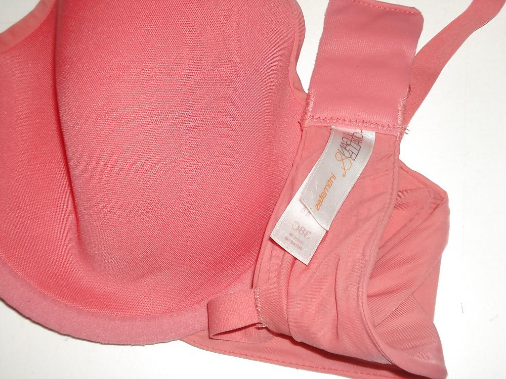 11P Salmon color bra 38c
