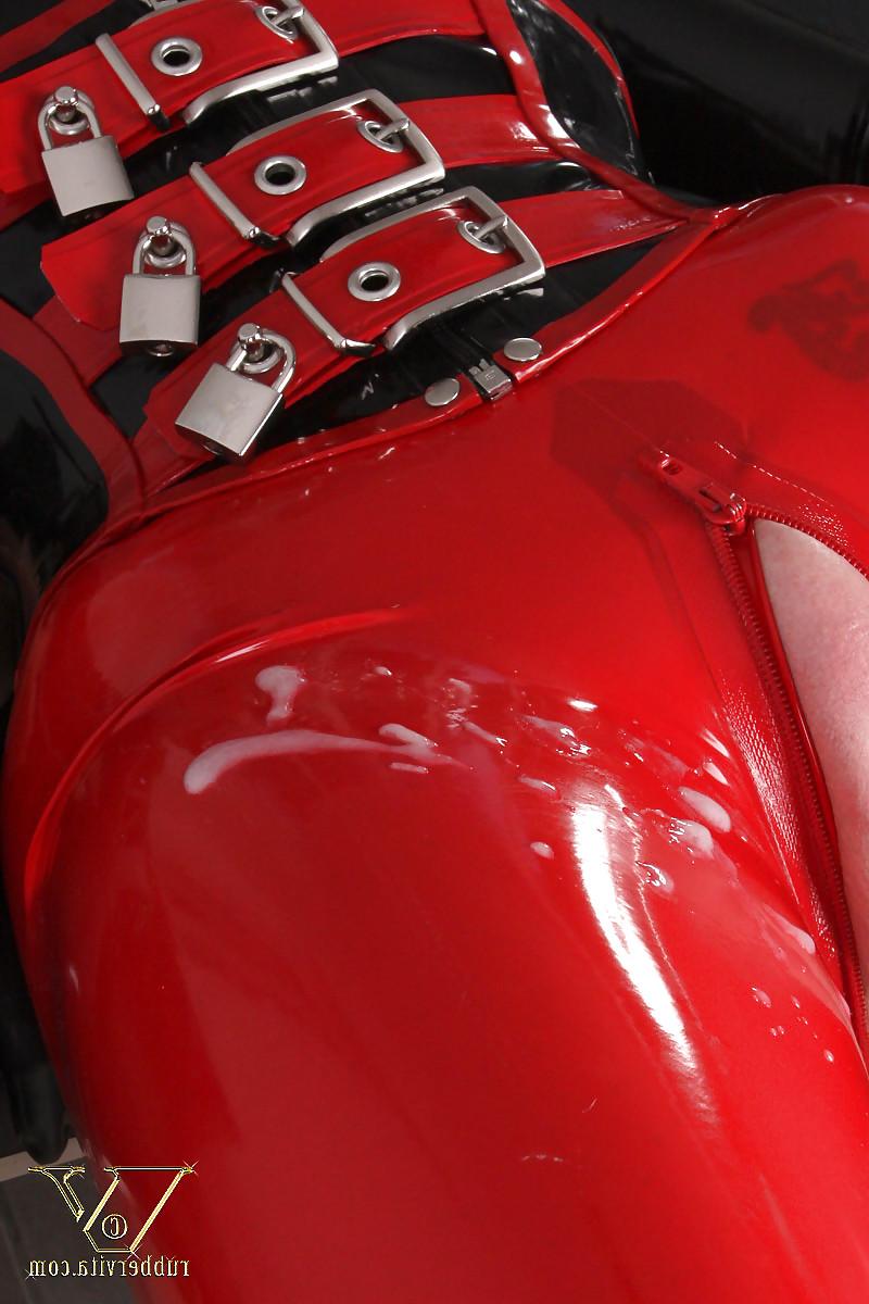 25P Cum on latex