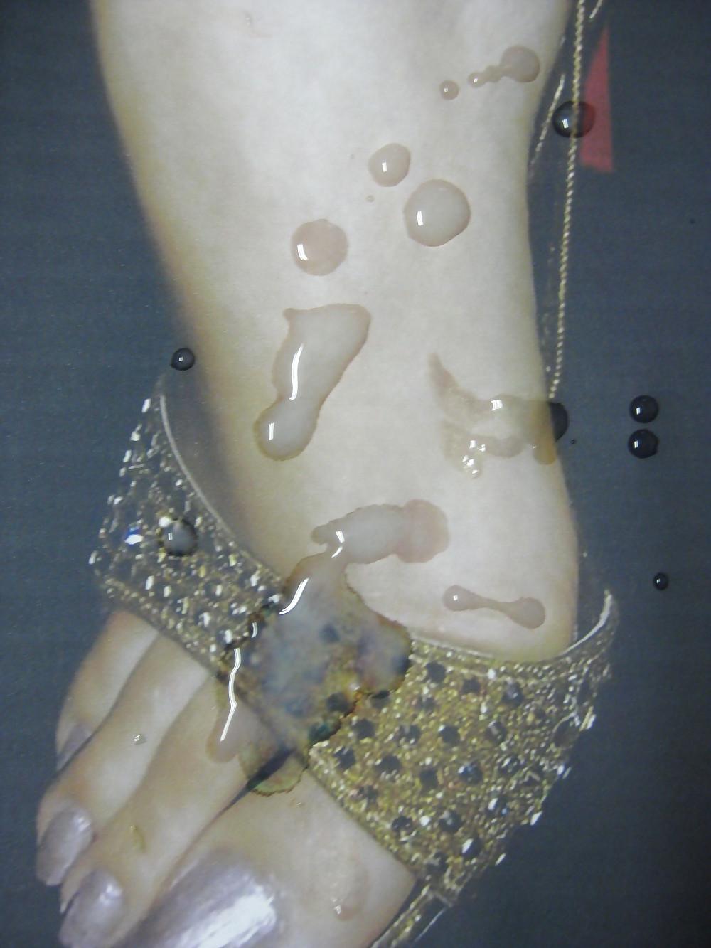 8P Gman Cum on Foot of a Sexy Pakistani Girl