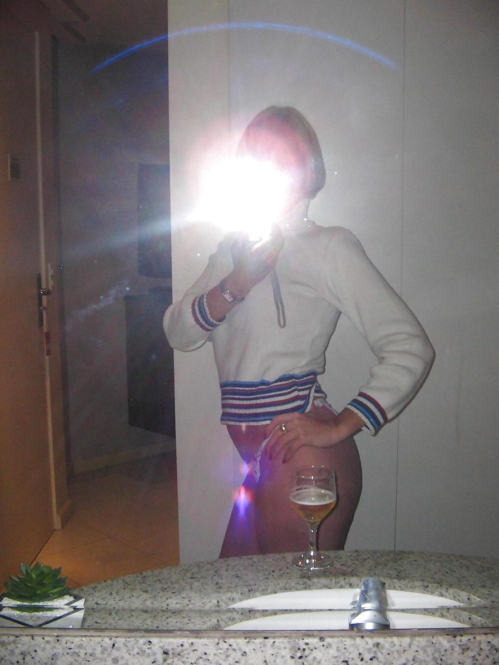 25P Blonde Milf Posing 1