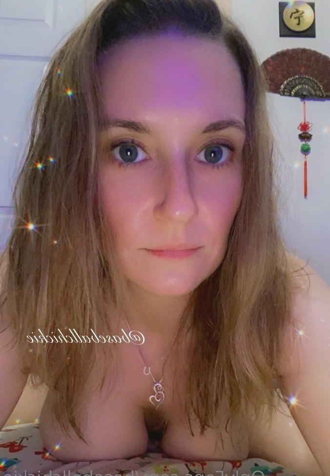 25P Baseball Chickie nude