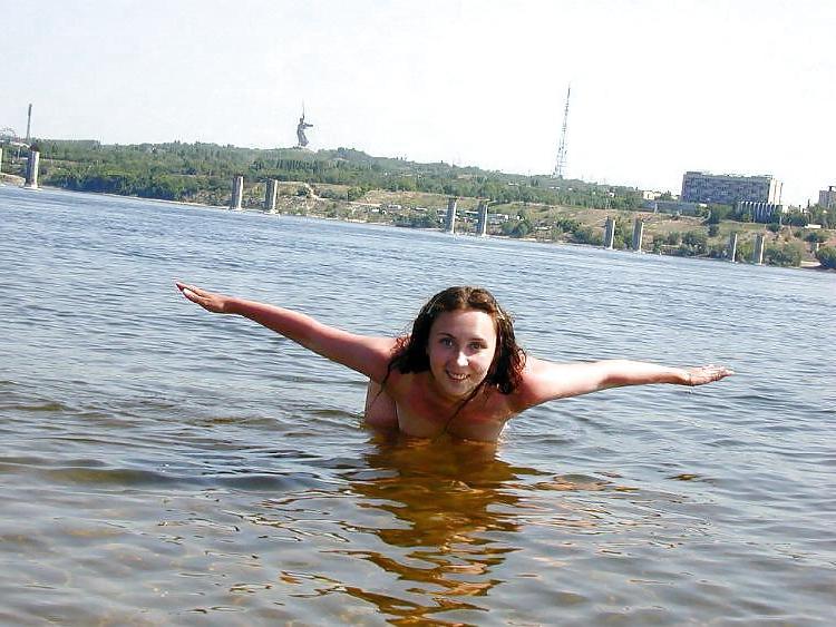 25P Russian Teen Exhibitionist with a Cheesy Cunt