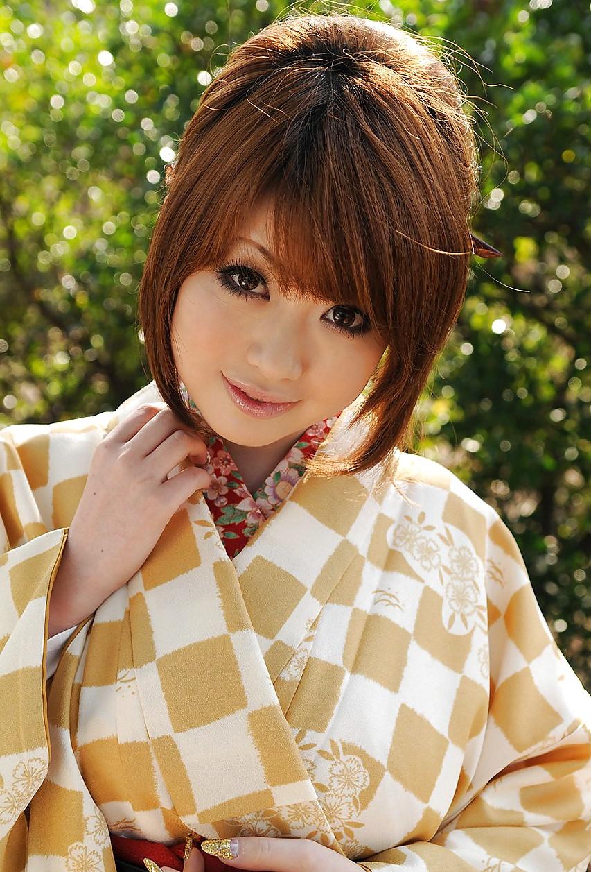 25P Rio Hamasaki - 18 Japanese Beauties