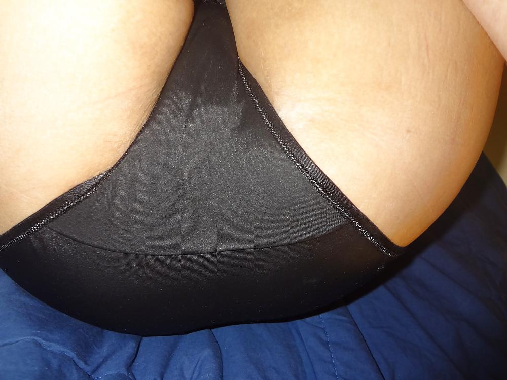 25P Wife in leggings and Panties....Cum on Ass