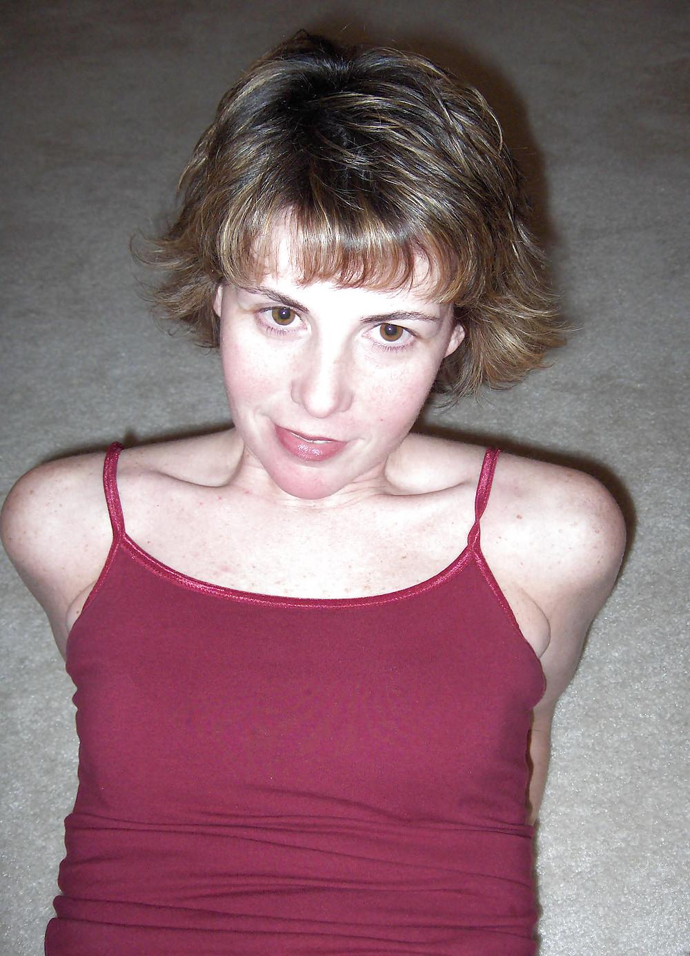 23P Milf in heat.