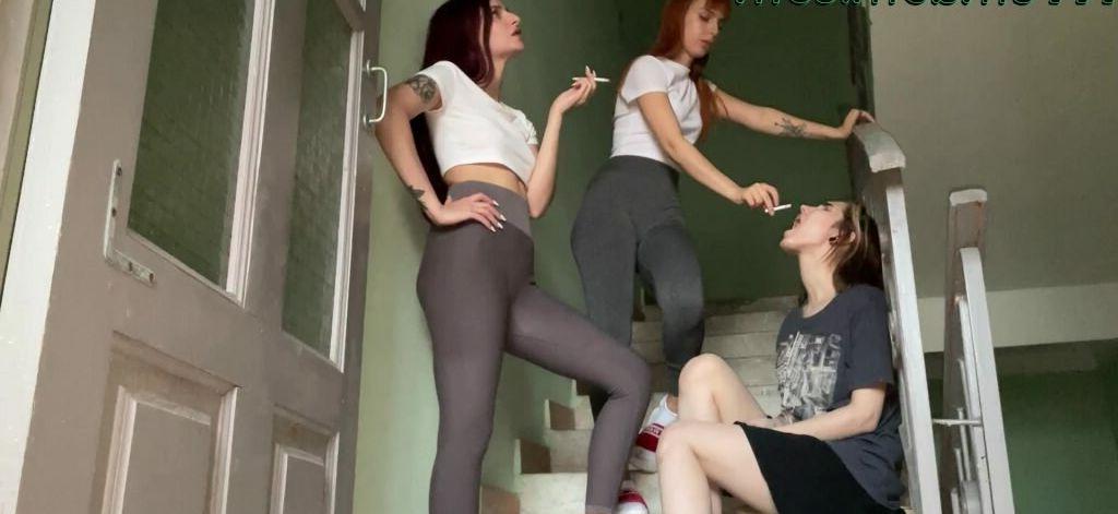 15P Petite Princess Femdom nude