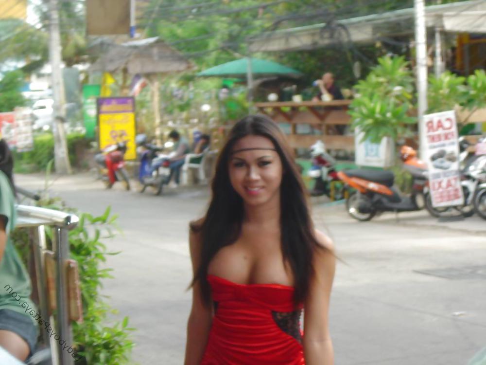 21P Thailand Pattaya LadyBoys With BIG Cocks!!!