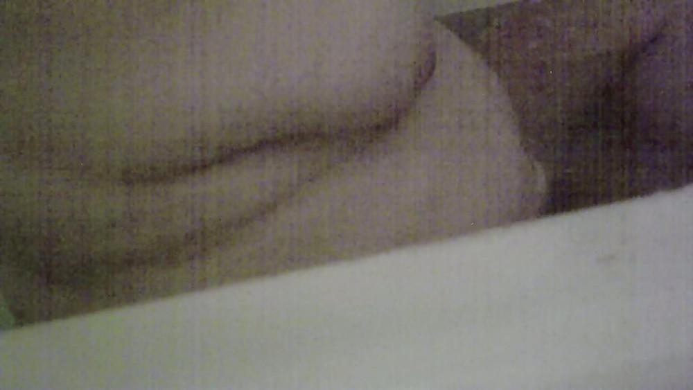 5P Wife in bath 01