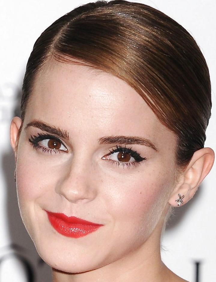 25P Emma Watson feet and face deserve hot cum