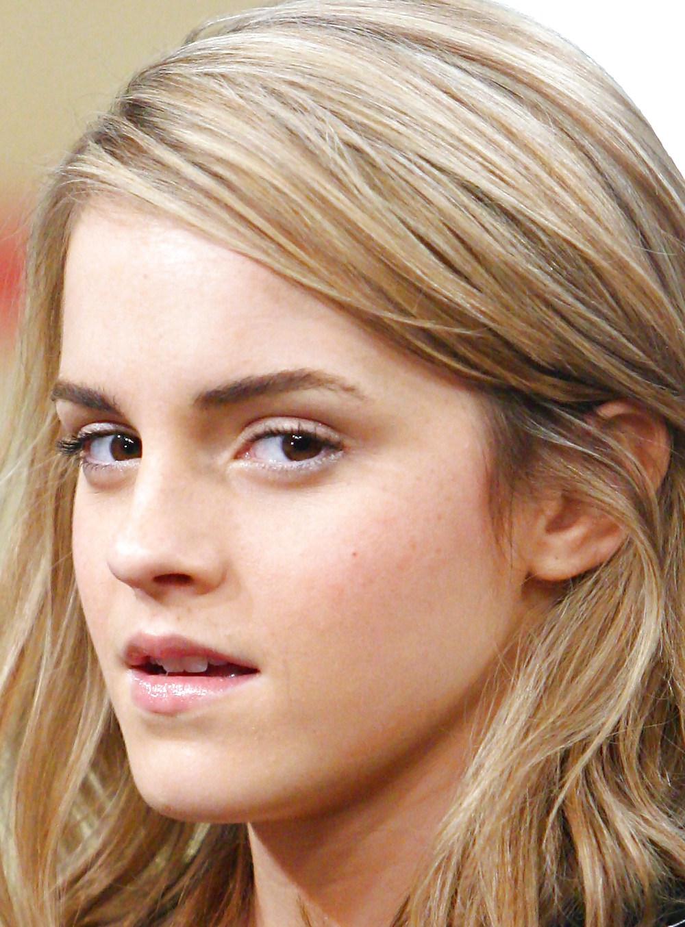 25P Emma Watson feet and face deserve hot cum