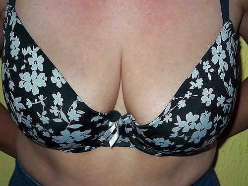 25P Woman their sell bra on the net 