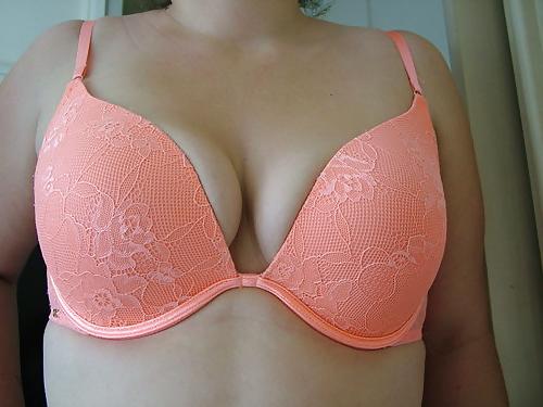 25P Woman their sell bra on the net 