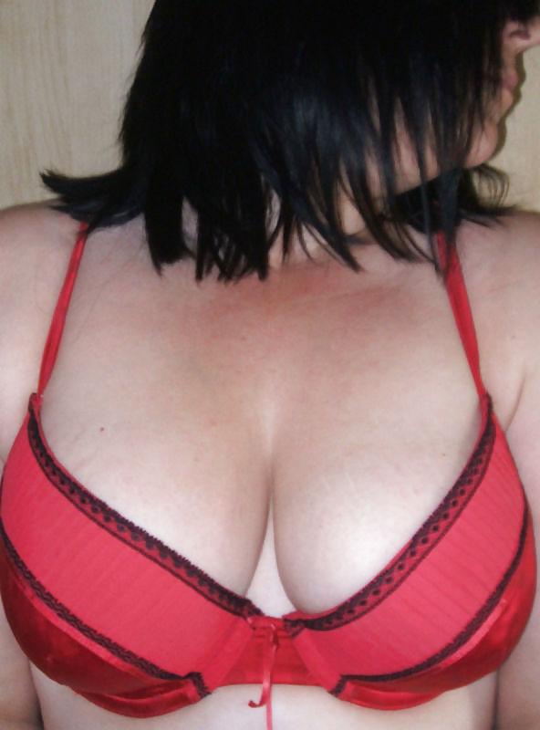 25P Woman their sell bra on the net 
