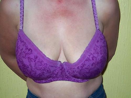 25P Woman their sell bra on the net 
