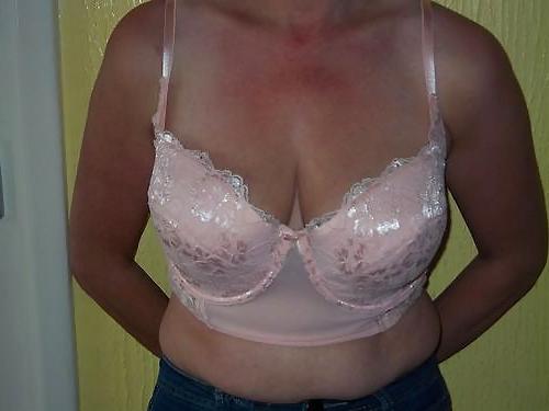 25P Woman their sell bra on the net 