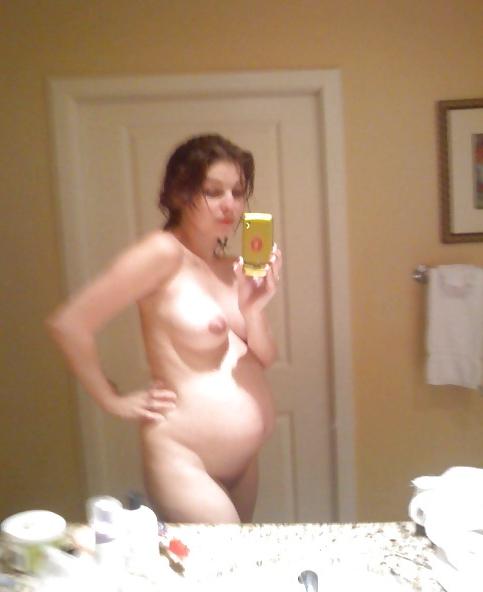 6P Pregnant girl naked 