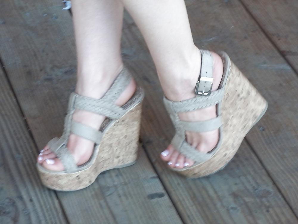 25P Cum on my wife's feet