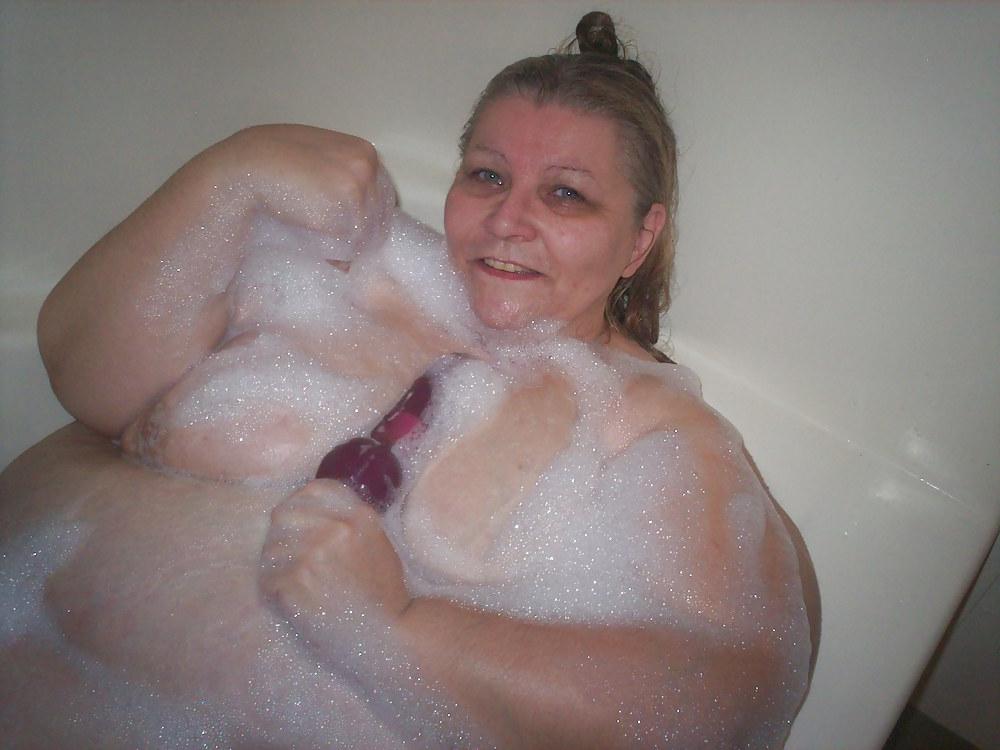 8P Bubble bath