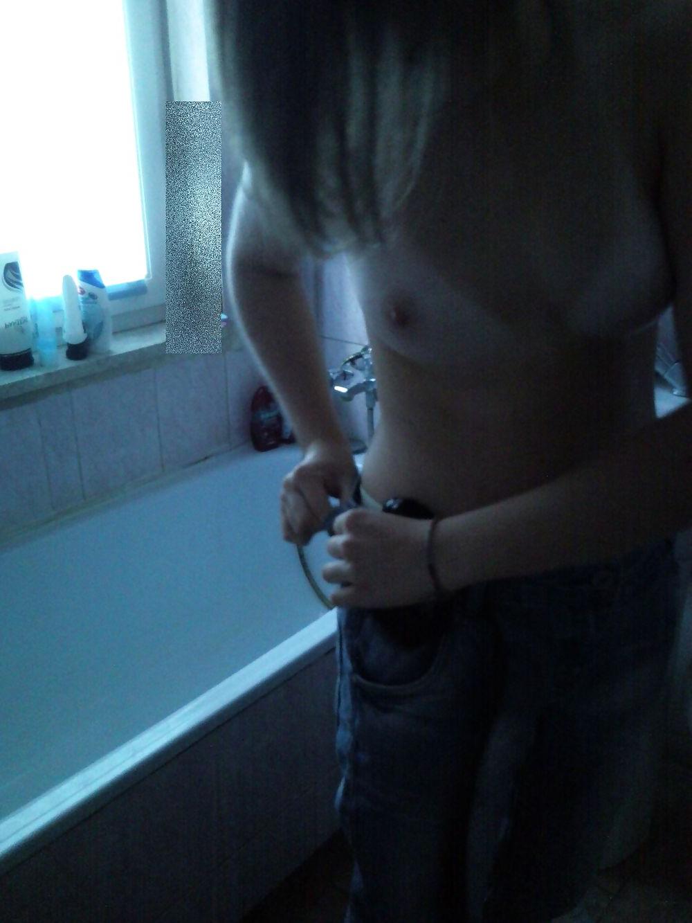 9P Bath voyeur 4