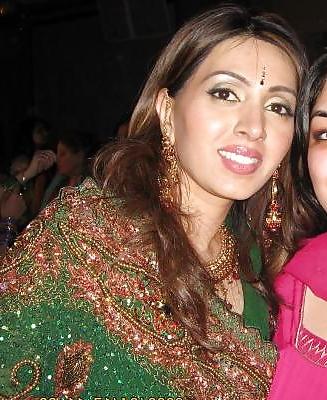 25P Hot and Sexy Indian, Desi, NRI, Punjabi Cheating Slut Wife!!