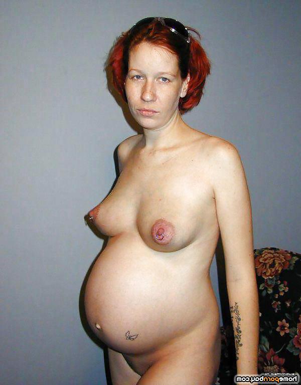 25P Pregnant babes spreading wide