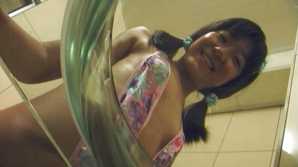 25P Japanese school girl Anna Ohnishi