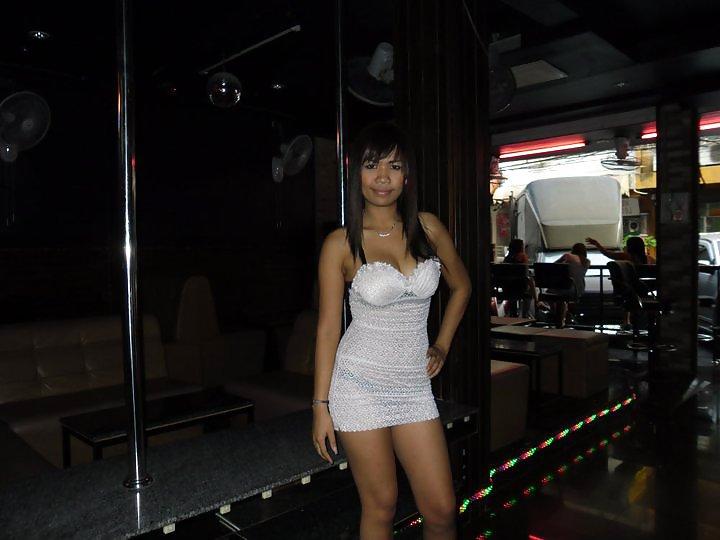 25P Pattaya bar and show girls