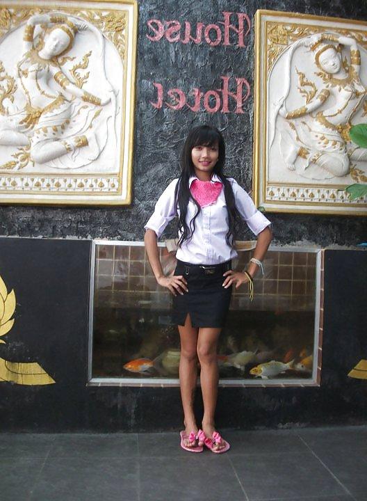25P Pattaya bar and show girls