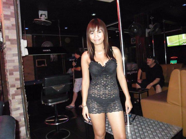 25P Pattaya bar and show girls
