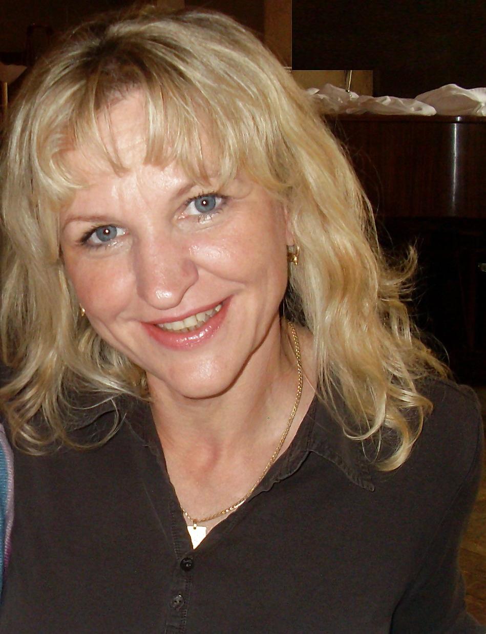 25P Mature Milf in Action