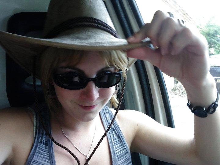 9P French Girl's Face Pics : Geraldine