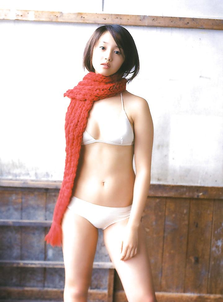 25P Japanese Gravure Idols Vol. 3 -B744-