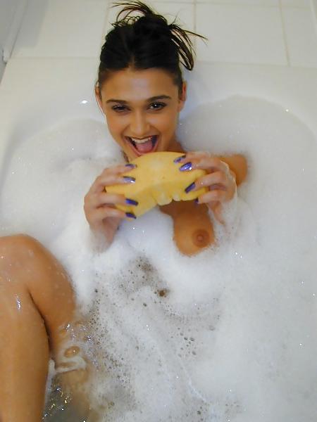 25P Kavitha sidhu bath