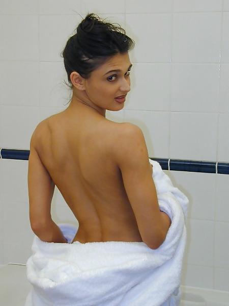 25P Kavitha sidhu bath