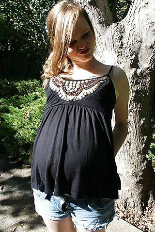 25P Beautiful Pregnant