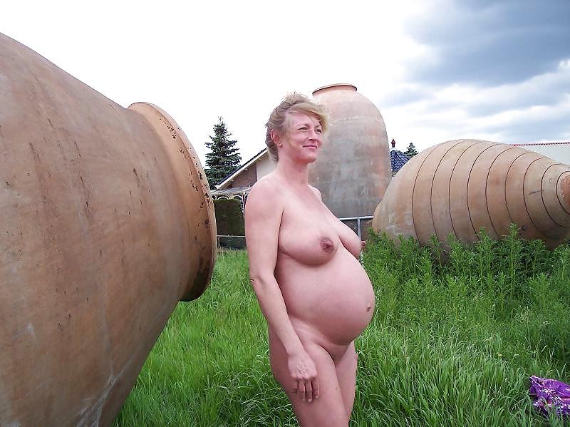 20P Busty women 255 (Pregnant-Saggy special)
