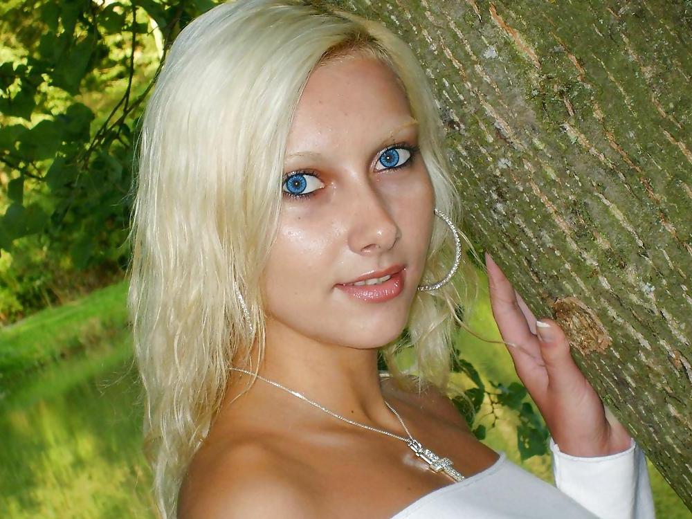 25P Another pretty blonde