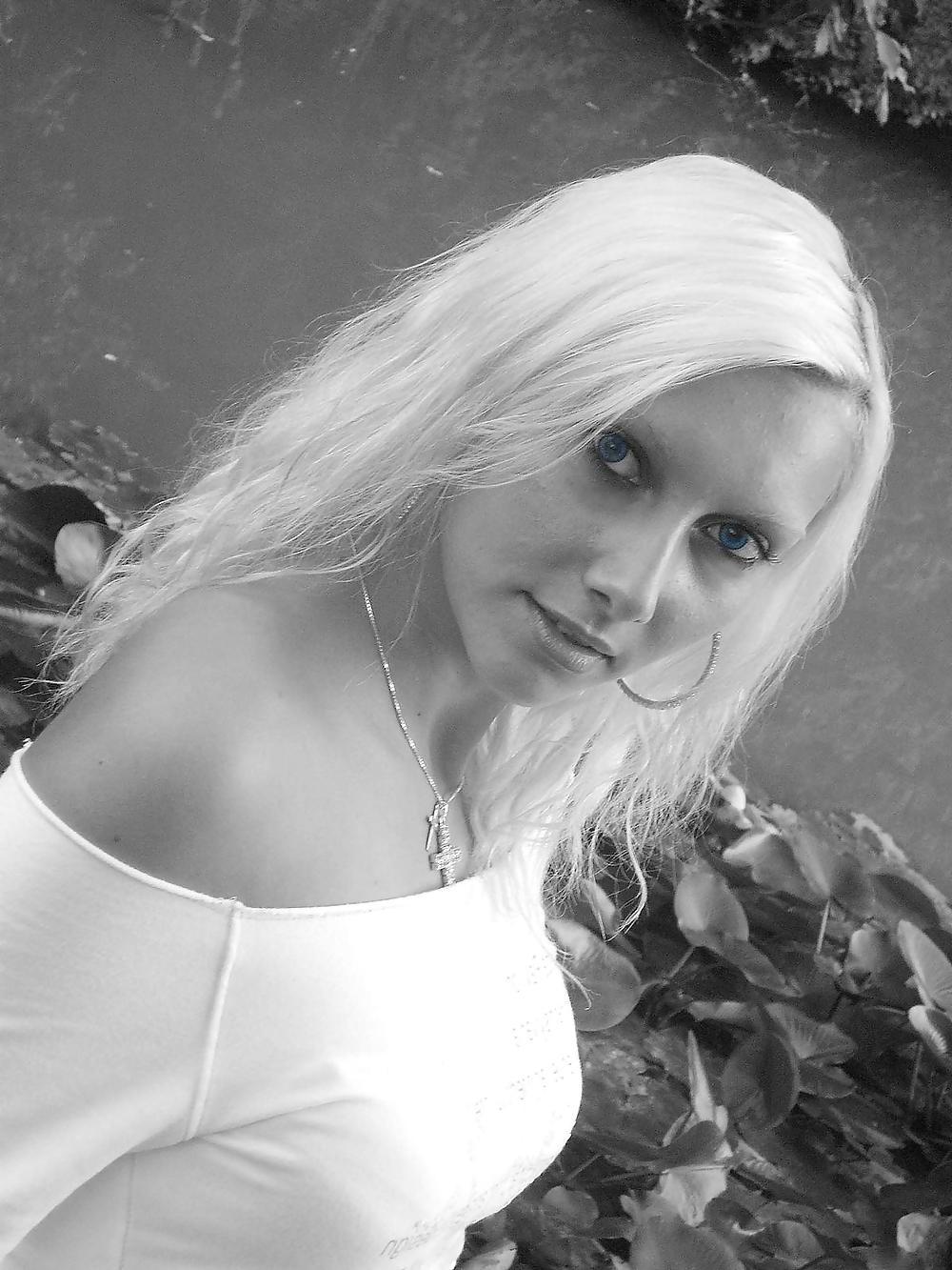 25P Another pretty blonde