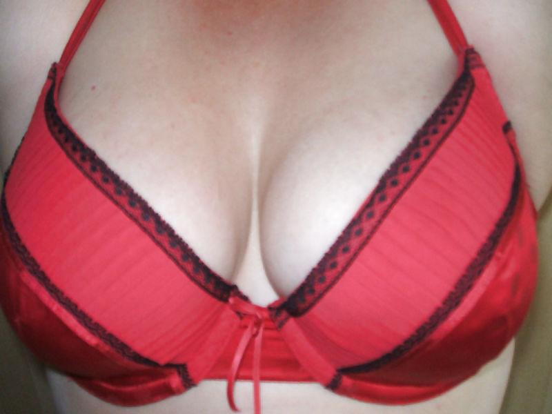 16P Woman their sell bra on the net 